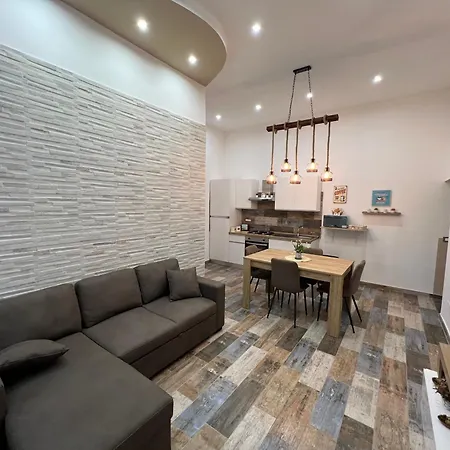 The Matty S House نابولي